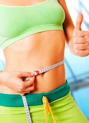 medición da cintura durante a perda de peso durante un mes